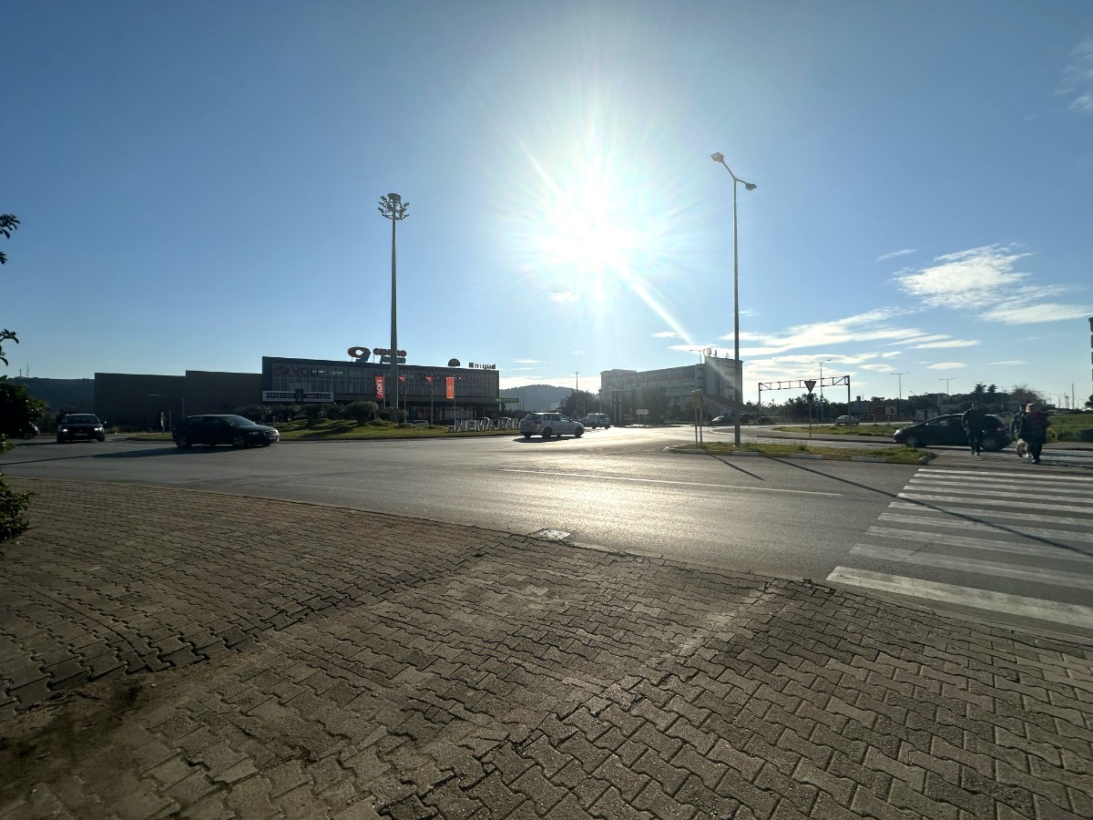 For Sale: Excellent Commercial Space of 180m²