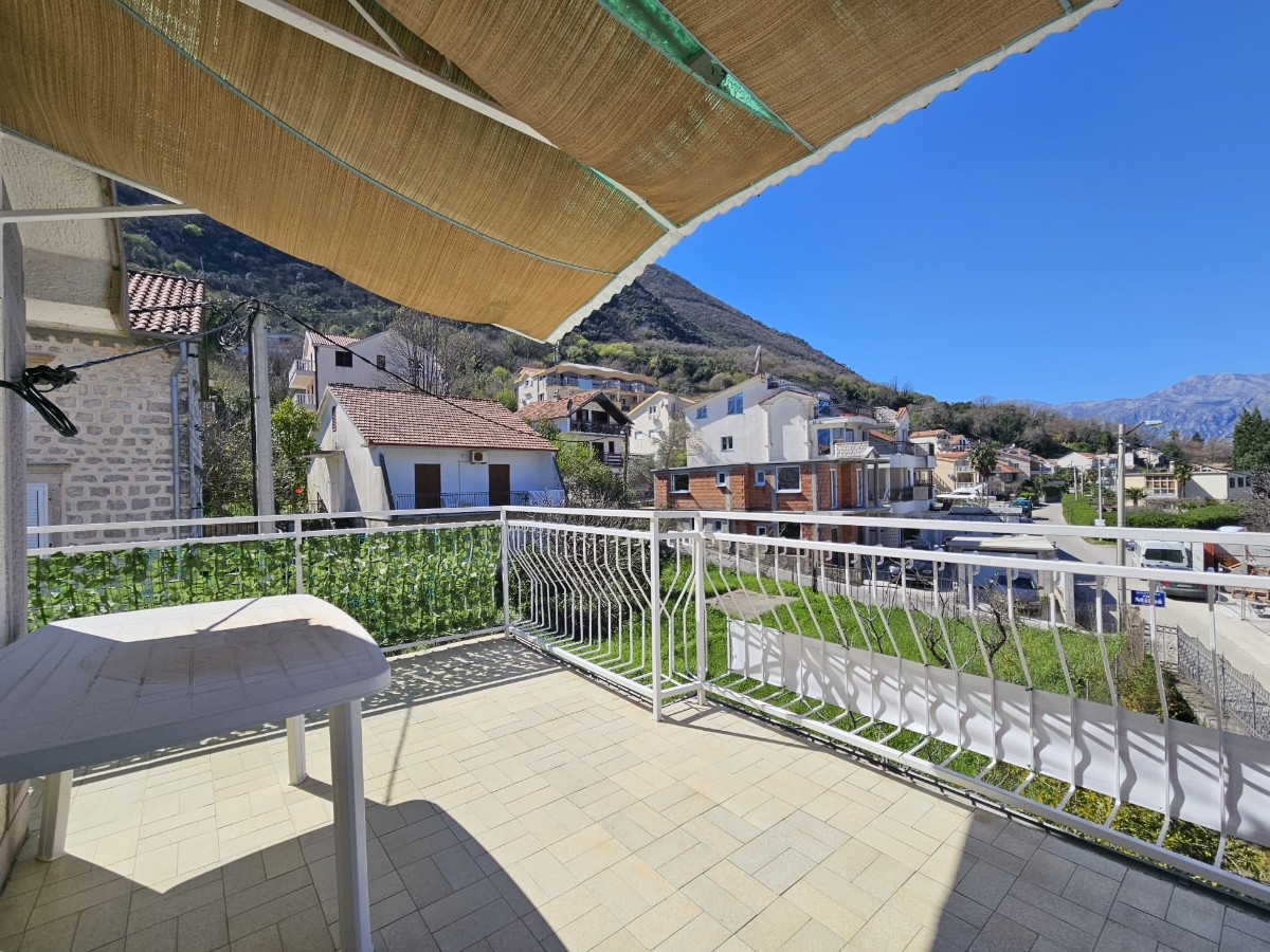 STOLIV - kuća na obali mora.