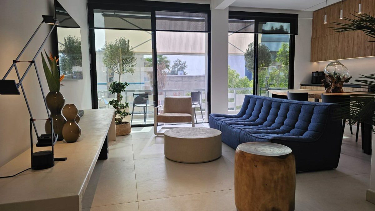 GLYFADA, ATINA - fenomenalan stan na najboljoj lokaciji. 