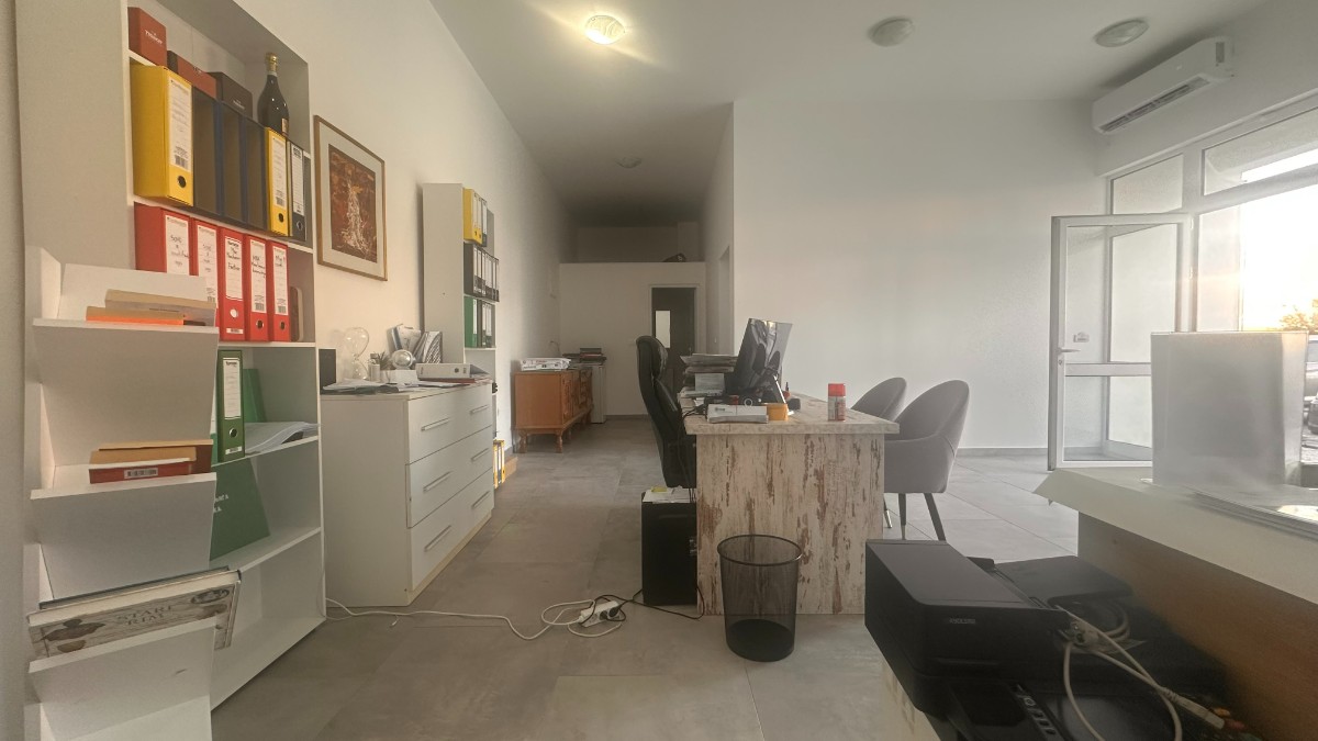 Bar, poslovni prostor na odličnoj lokaciji