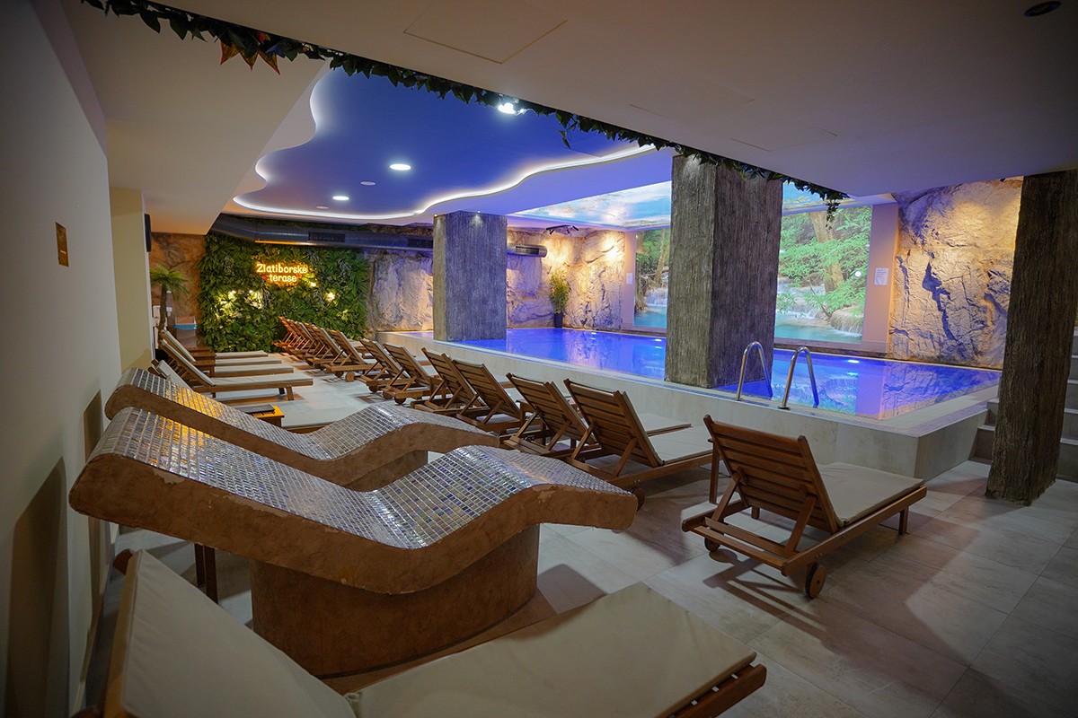 ZLATIBOR – apartman u luksuznom apart hotelu. Kompletno namješten i opremljen.